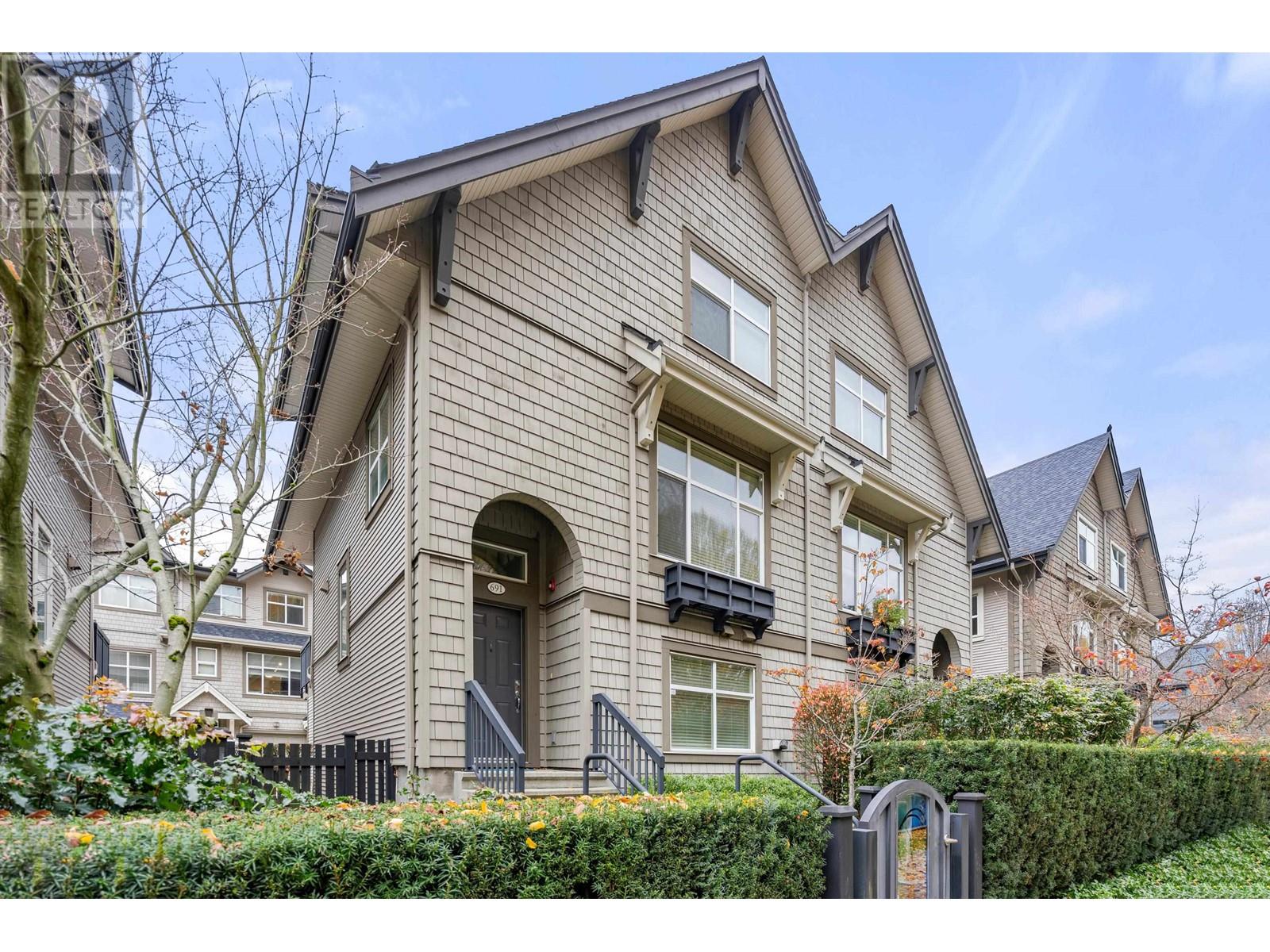 691 Premier Street, North Vancouver, BC, V7J 0A5