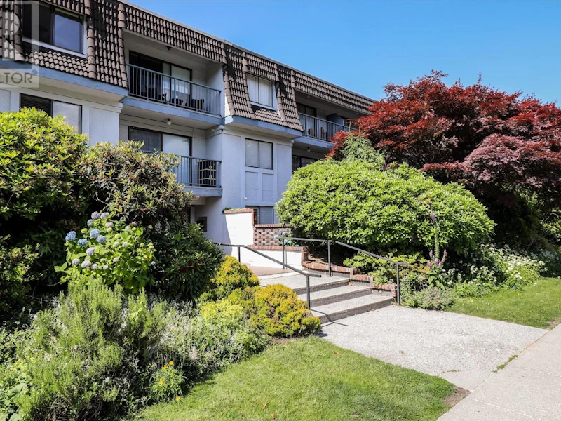 215 - 275 W 2nd Street, North Vancouver BC