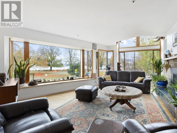 1220 Arbutus Street, Vancouver, BC, V6J 3W6