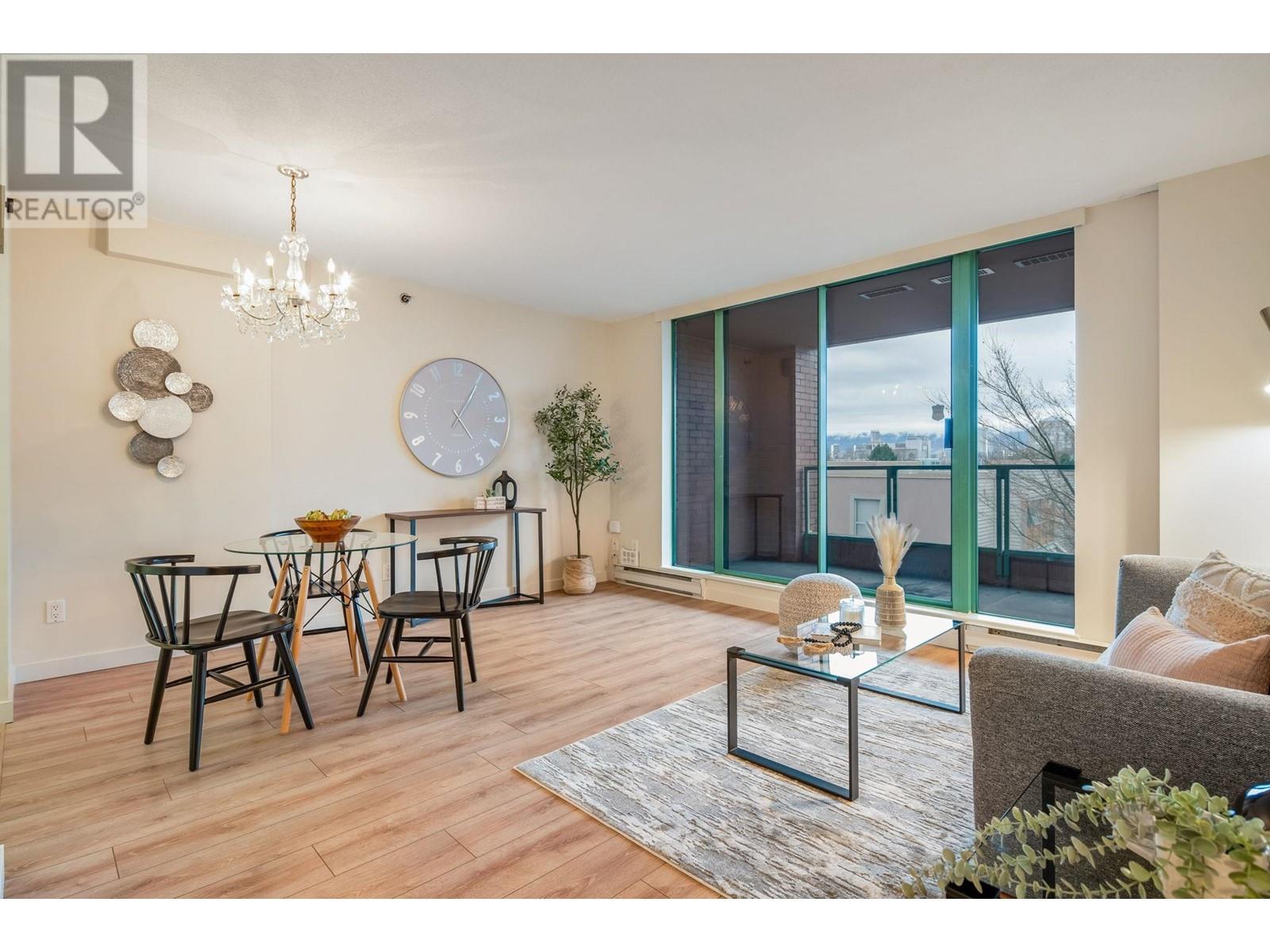 402-503 West 16th Avenue, Vancouver, BC, V5Z 4N3