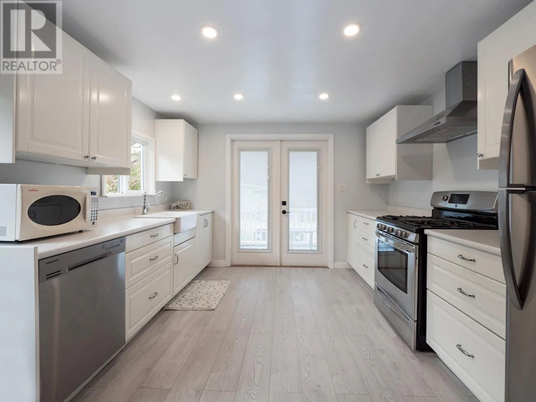 747 Cascade Crescent, Gibsons, BC, V0N 1V9