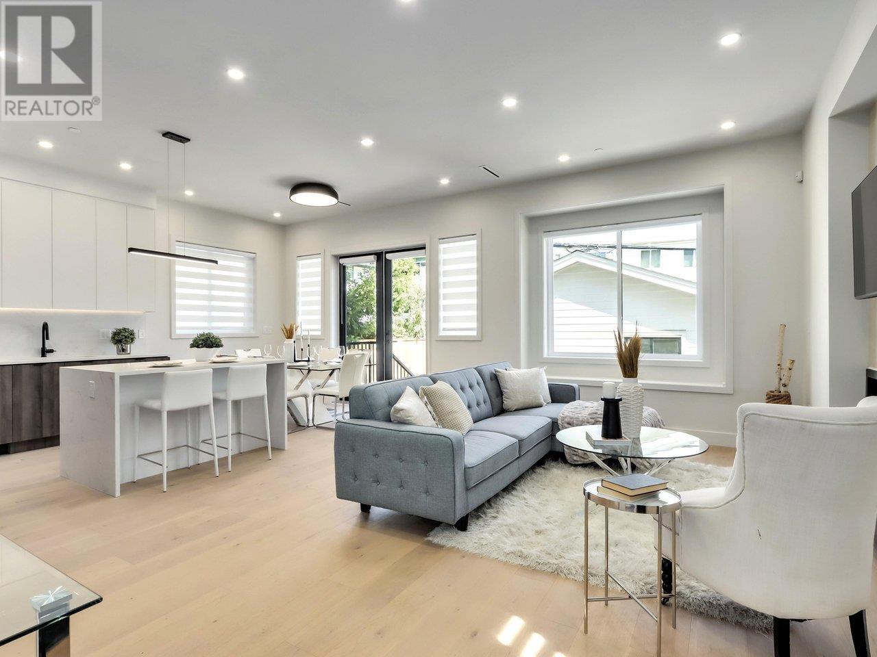 919 East 10th Avenue, Vancouver, BC, V5T 2B3