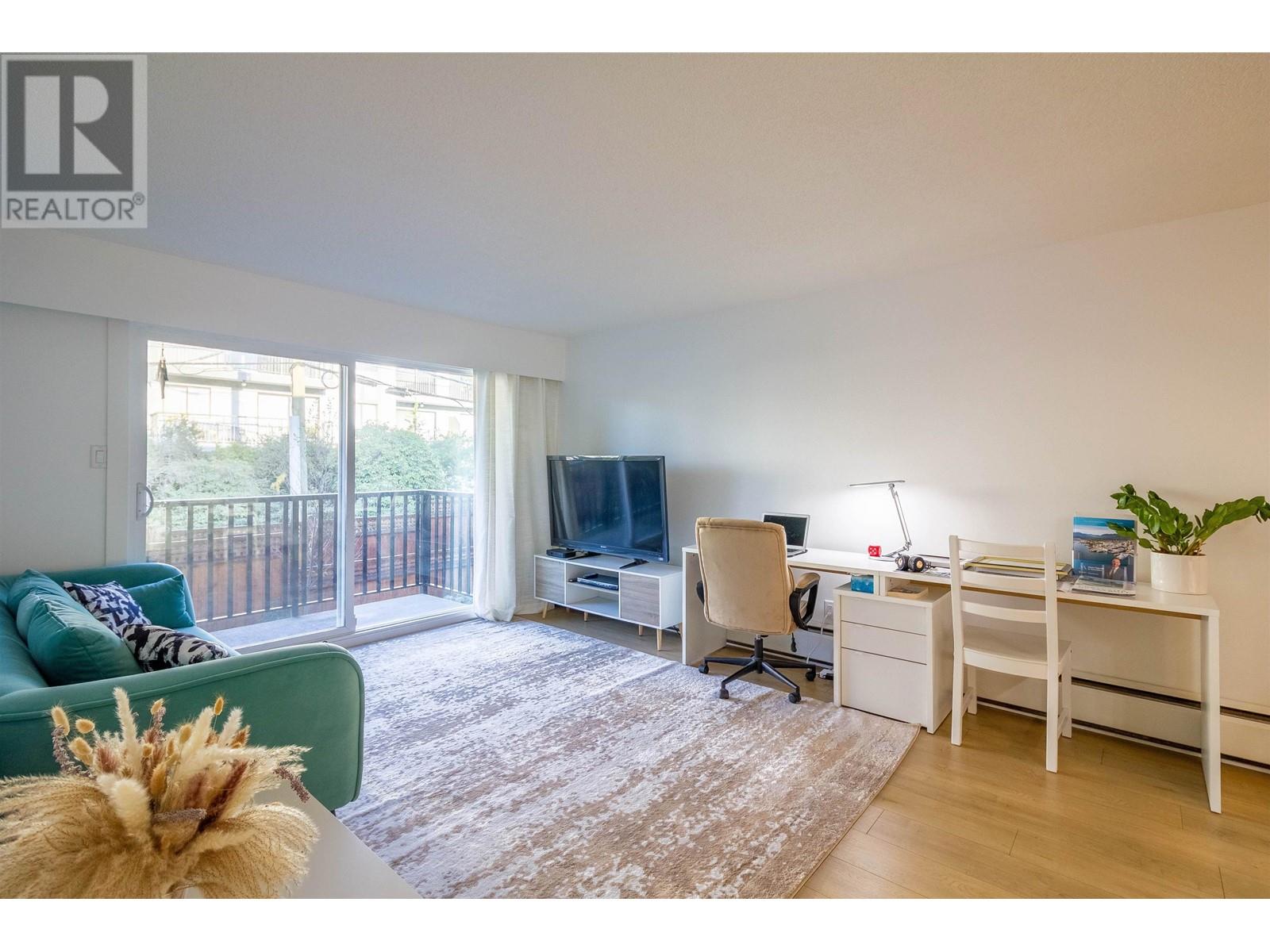 210-270 West 1st Street, North Vancouver, BC, V7M 1B4