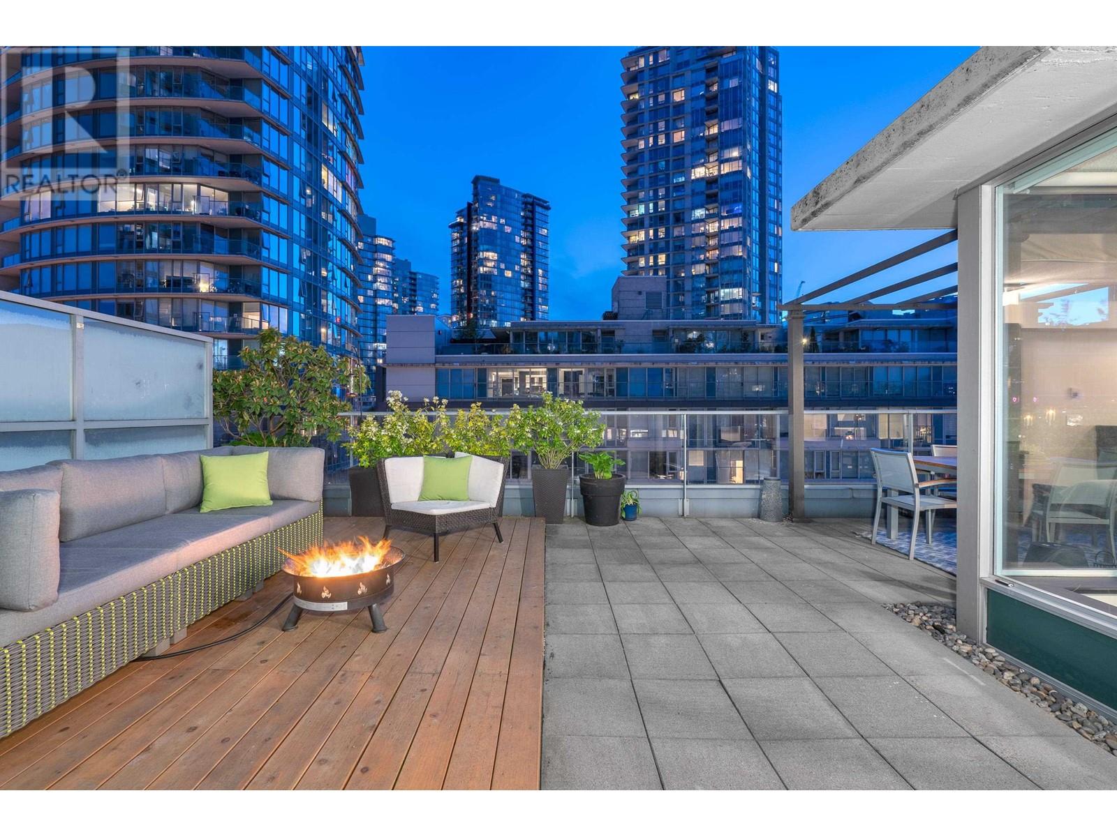 706-618 Abbott Street, Vancouver, BC, V6B 0C1