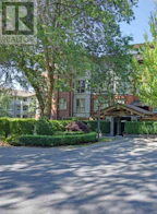 305 4883 Maclure Mews