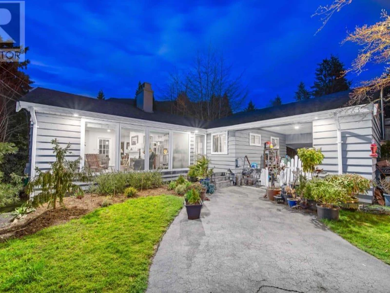 810 Handsworth Road, North Vancouver BC V7R 2A2