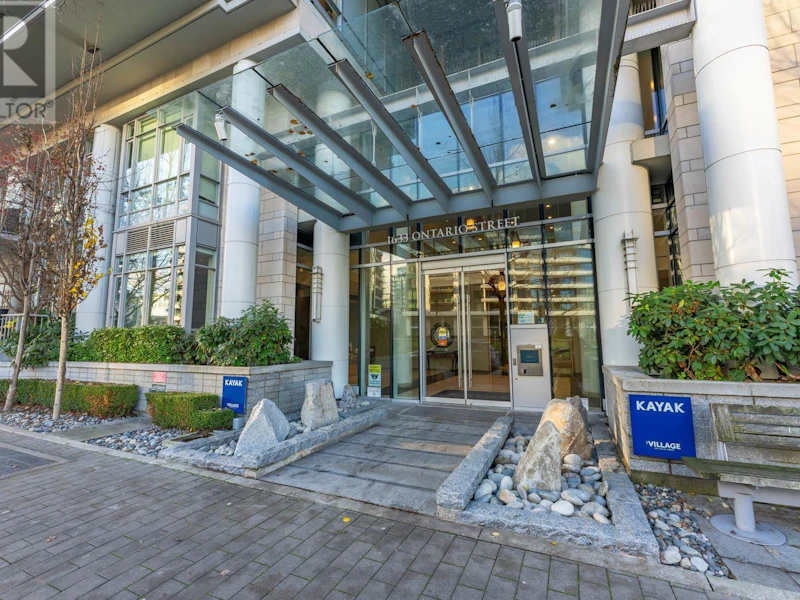 808 - 1633 Ontario Street, Vancouver BC V5Y 0C2