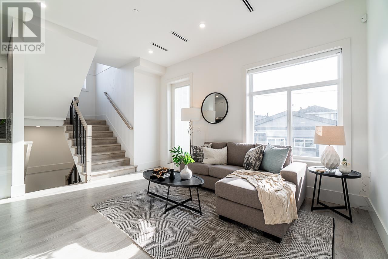 #2-1876 East 49th Avenue, Vancouver, BC, V5P 1T3