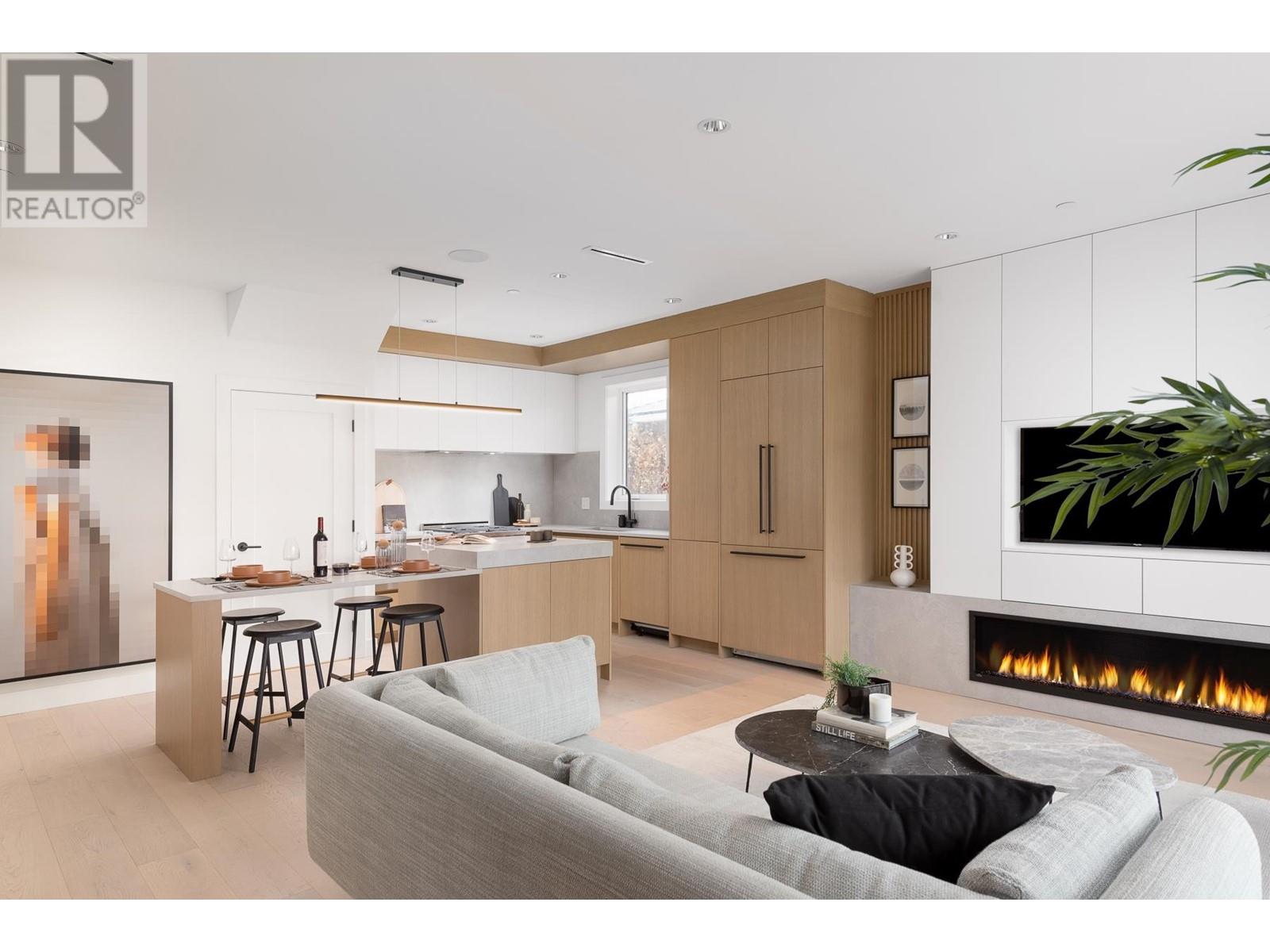 3582 East Pender Street, Vancouver, BC, V5K 2E3
