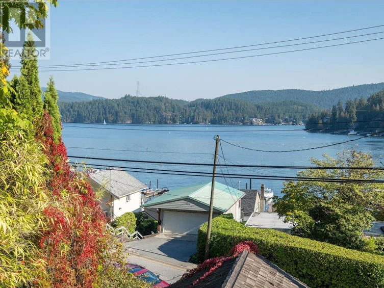2621 Panorama Drive, North Vancouver, BC, V7G 1V7