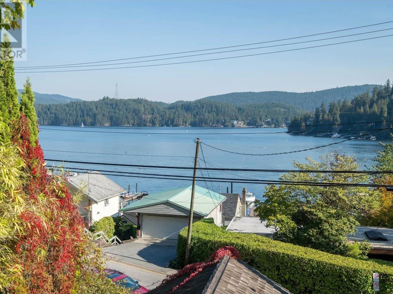 2621 Panorama Drive, North Vancouver BC V7G 1V7