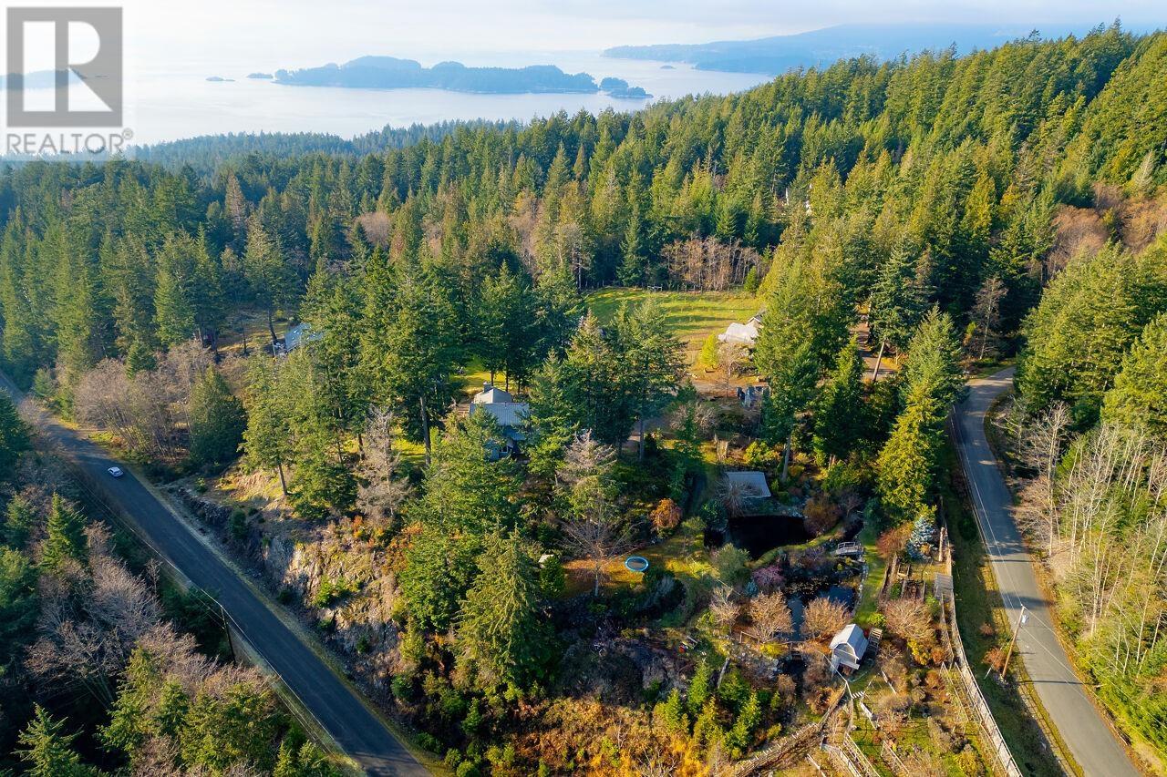 620 Laura Road, Bowen Island, BC, V0N 1G2