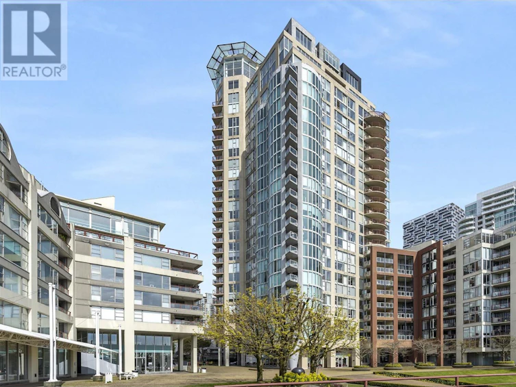 201-1000 Beach Avenue, Vancouver, BC, V6E 4M2