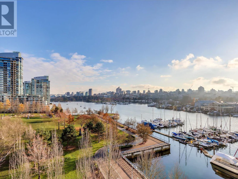 902 - 633 Kinghorne Mews, Vancouver BC V6Z 3H6