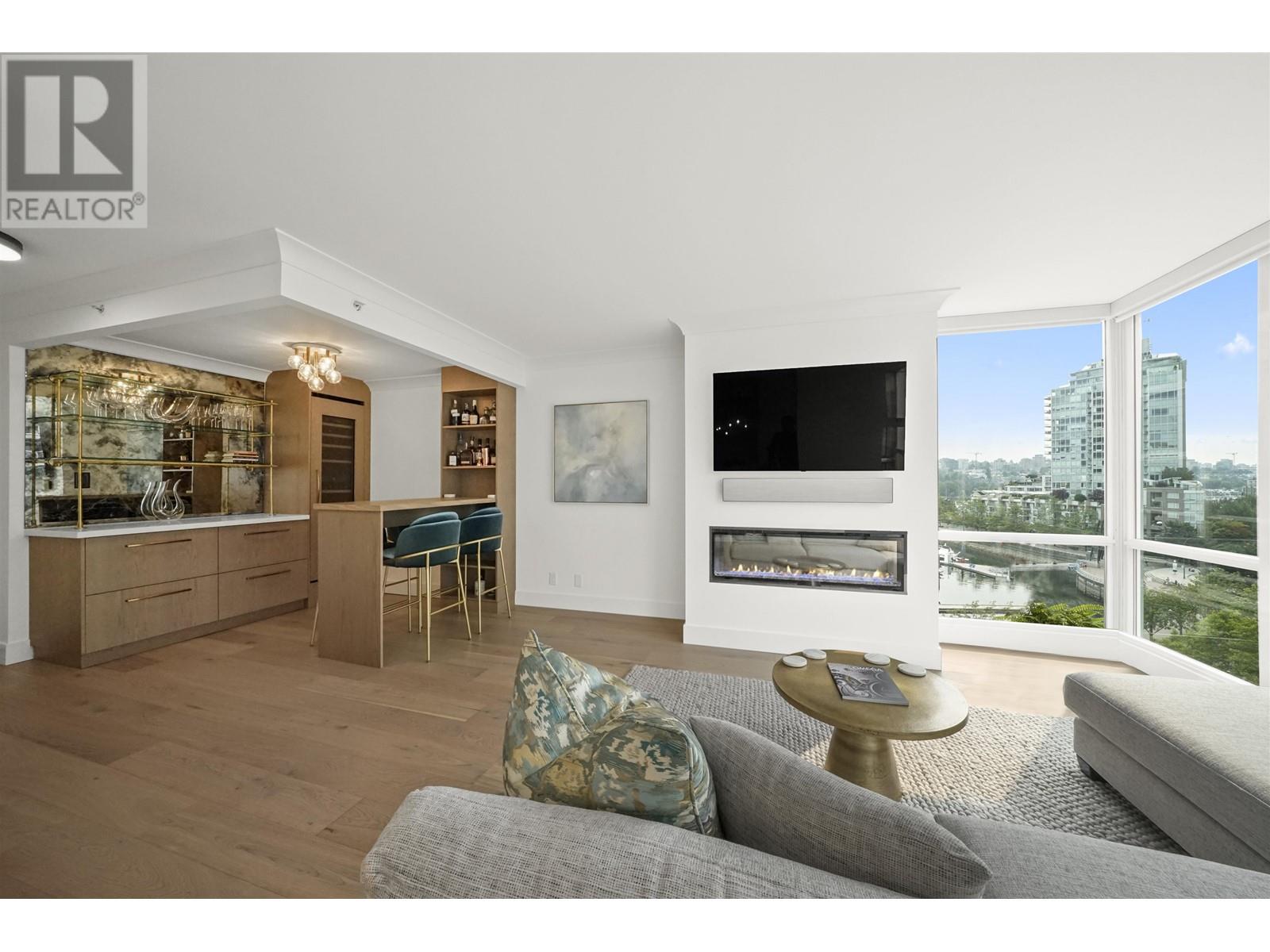805-1077 Marinaside Crescent, Vancouver, BC, V6Z 2Z4