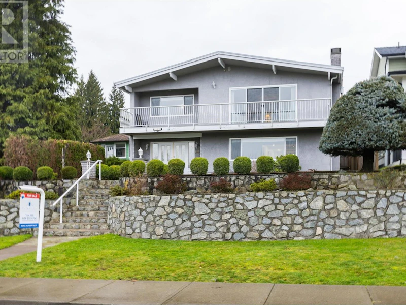 121 E Seventh Avenue, New Westminster BC V3L 4H4