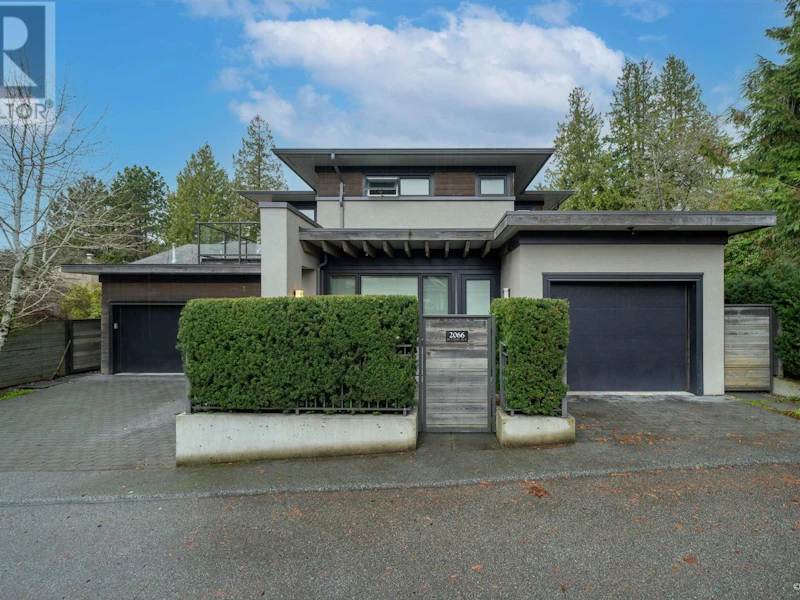 2066 Fulton Avenue, West Vancouver BC V7V 1T4