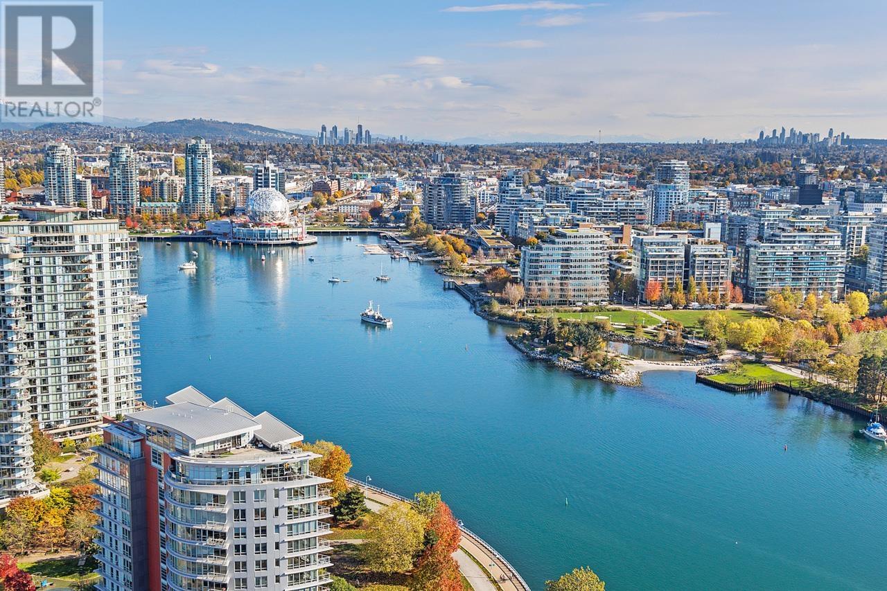 3902-1033 Marinaside Crescent, Vancouver, BC, V6Z 3A3