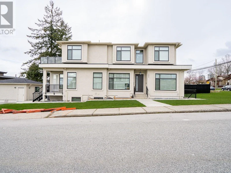 7648 14th Avenue, Burnaby BC V3N 2A5