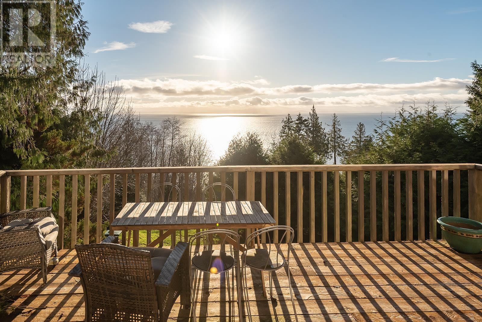 7949 Redrooffs Road, Halfmoon Bay, BC, V7Z 1C6