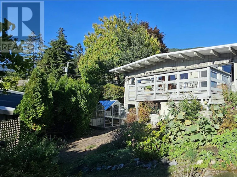 803 Crystal Court, North Vancouver, BC, V7R 2B7
