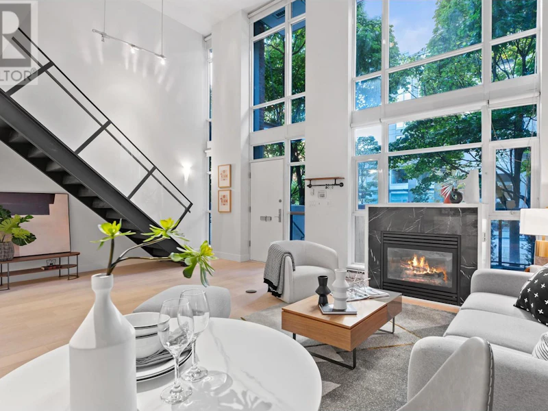 986 Richards Street, Vancouver BC V6B 3C1