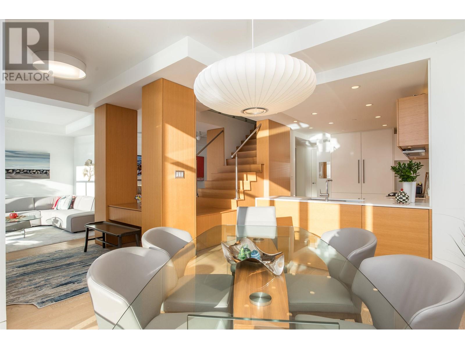 TH109-1383 Marinaside Crescent, Vancouver, BC, V6Z 2W9