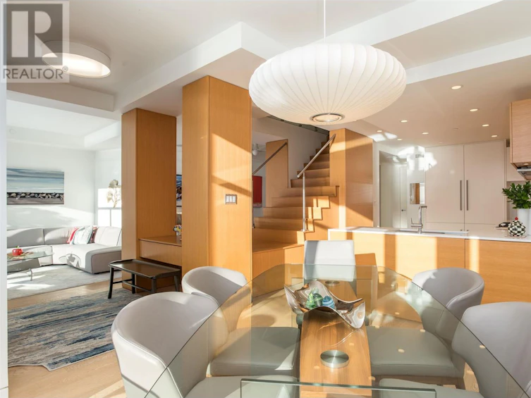 TH109-1383 Marinaside Crescent, Vancouver, BC, V6Z 2W9
