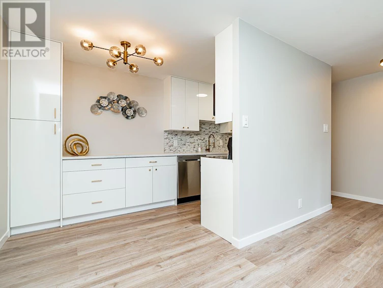 413-2012 Fullerton Avenue, North Vancouver, BC, V7P 3E3