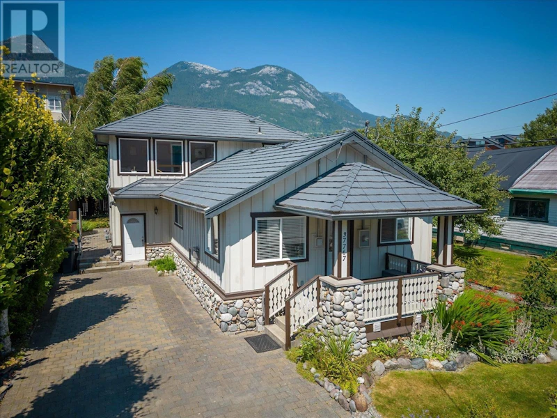 37767 Second Avenue, Squamish BC V8B 0S8