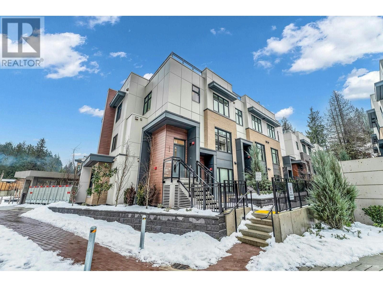234-2035 Glenaire Drive, North Vancouver, BC, V7P 1Y2