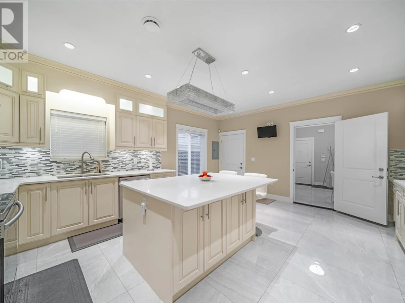 6486 Brantford Avenue, Burnaby BC V5E 2S1