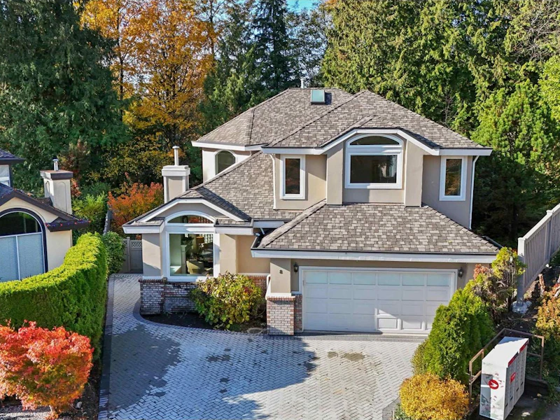 8 Laurel Place, Port Moody BC V3H 4M9