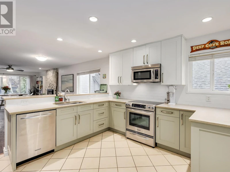 1950 Deep Cove Road, North Vancouver BC V7G 1S6