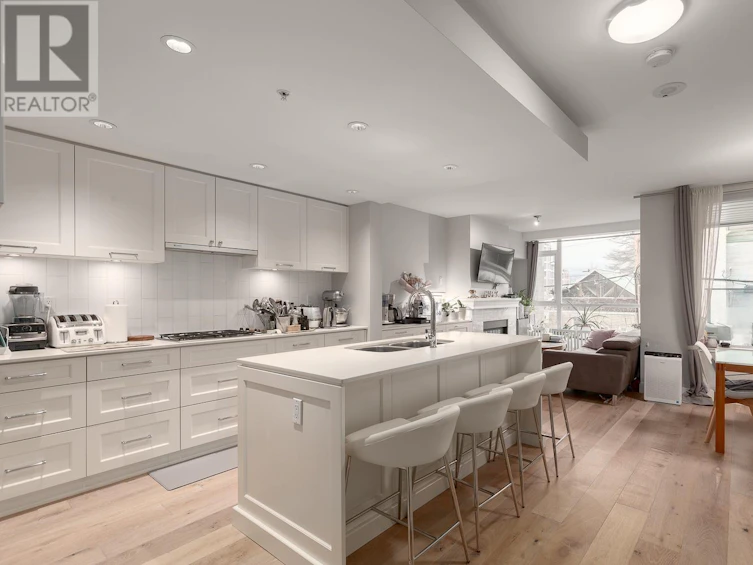101-1675 West 8th Avenue, Vancouver, BC, V6J 0A8