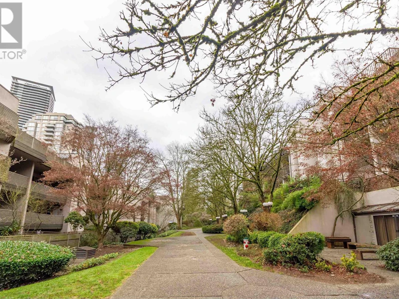 220 - 1945 Woodway Place, Burnaby BC V5B 4S4
