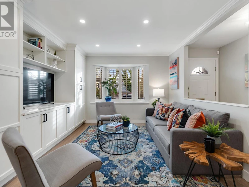 2355 W 8th Avenue, Vancouver BC V6K 2A8