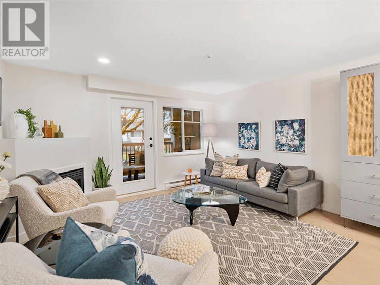 2422 East 8th Avenue, Vancouver, BC, V5M 4V4