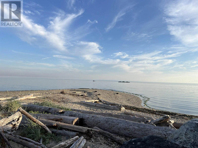 3147 Beach Avenue, Roberts Creek BC