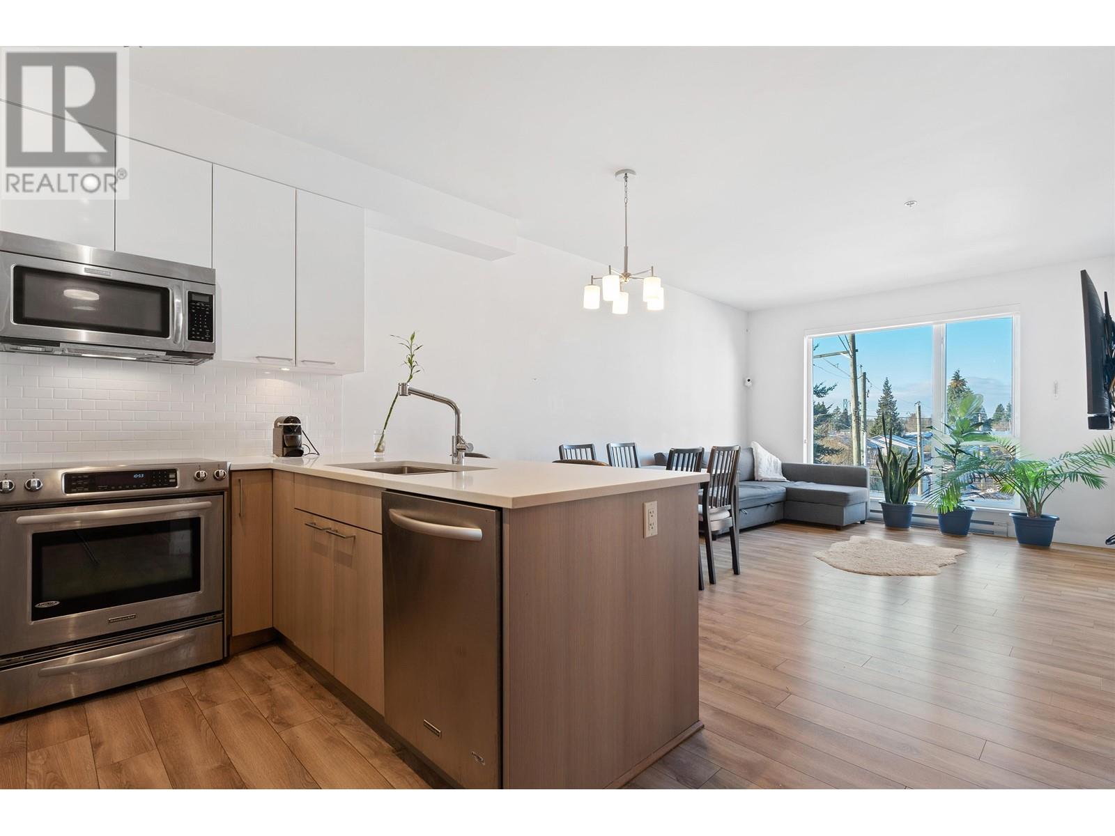 307-1201 West 16th Street, North Vancouver, BC, V7P 1R5