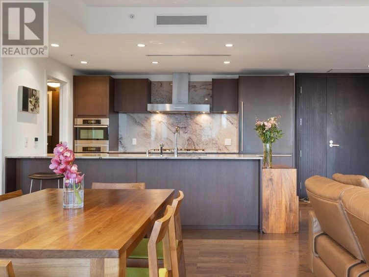 3804-1011 West Cordova Street, Vancouver, BC, V6C 0B2