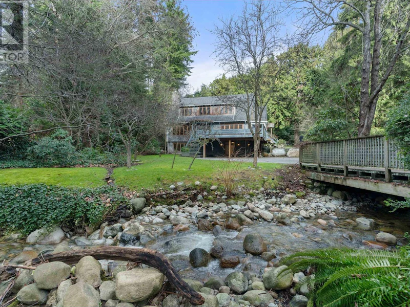 2833 Marine Drive, West Vancouver BC V7V 1M1