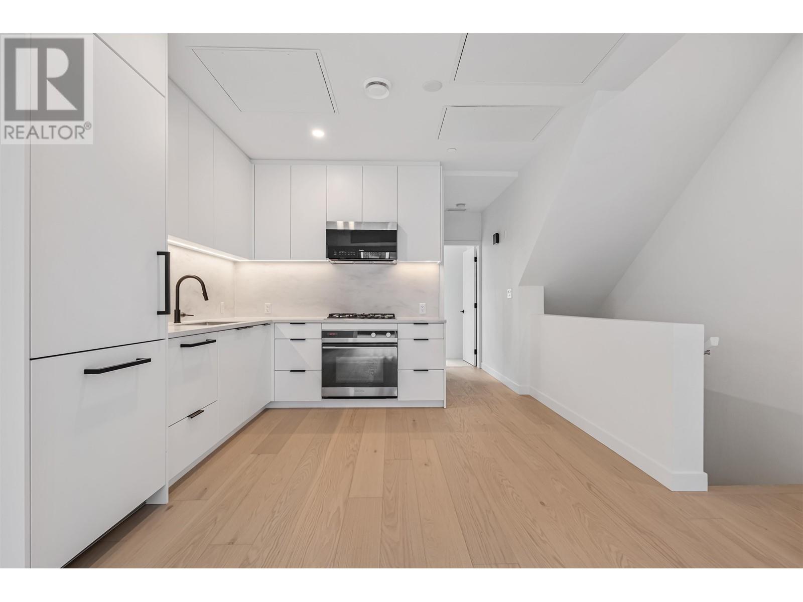 127-650 East 2nd Street, North Vancouver, BC, V7L 1E3