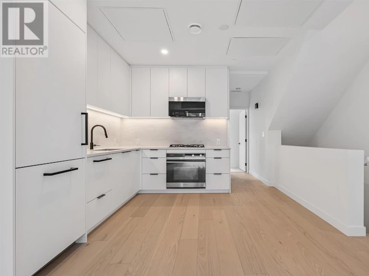127-650 East 2nd Street, North Vancouver, BC, V7L 1E3