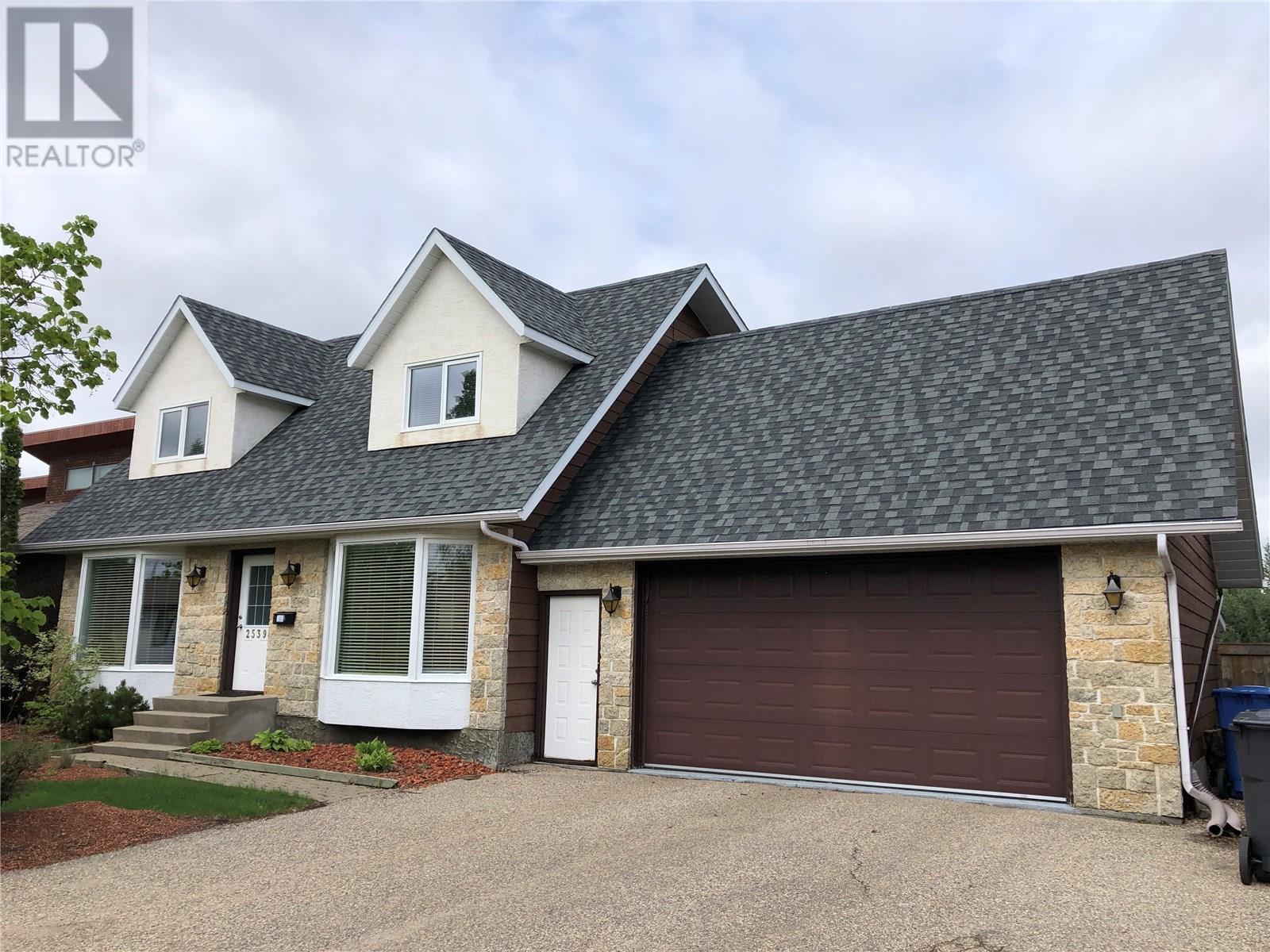 2539 Cardinal Cres  