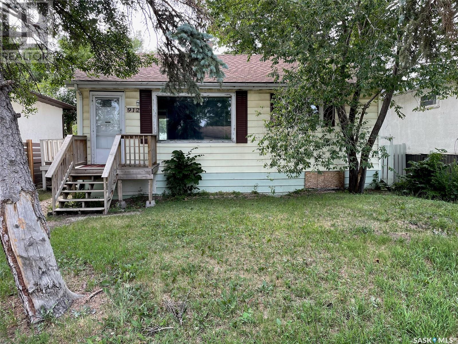 912 Elphinstone Street, Regina, SK, House For Sale REW