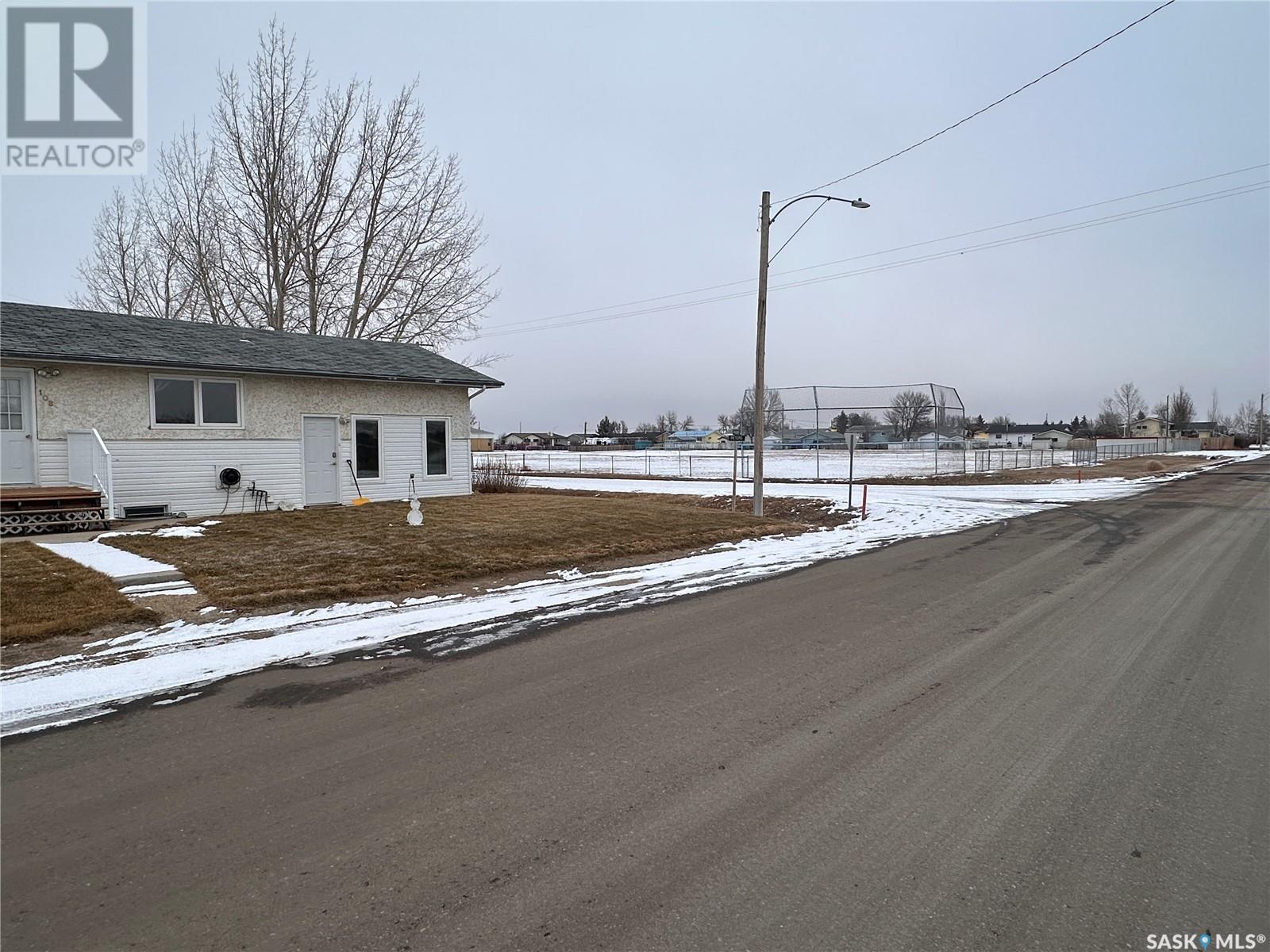 108 Railway Avenue E, Waldeck, SK, House For Sale REW