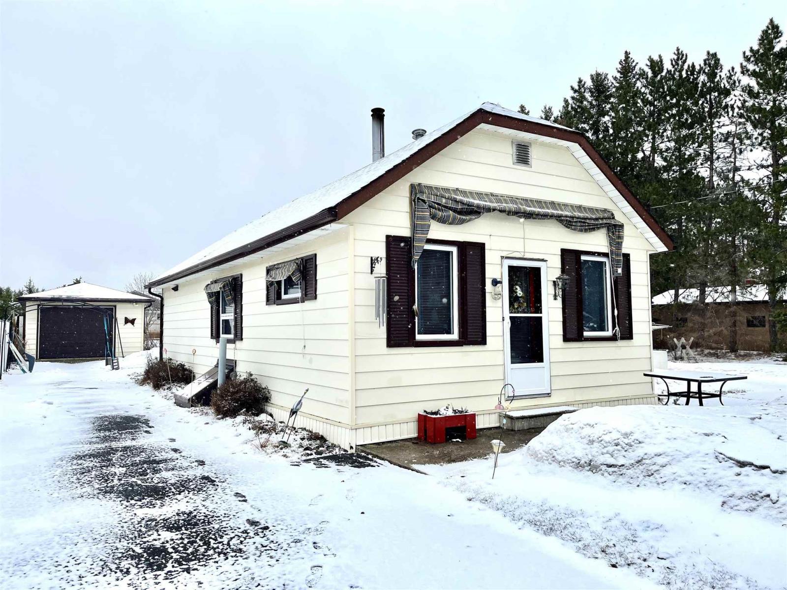 32 Maple Street, Oliver Paipoonge, ON, House For Sale REW