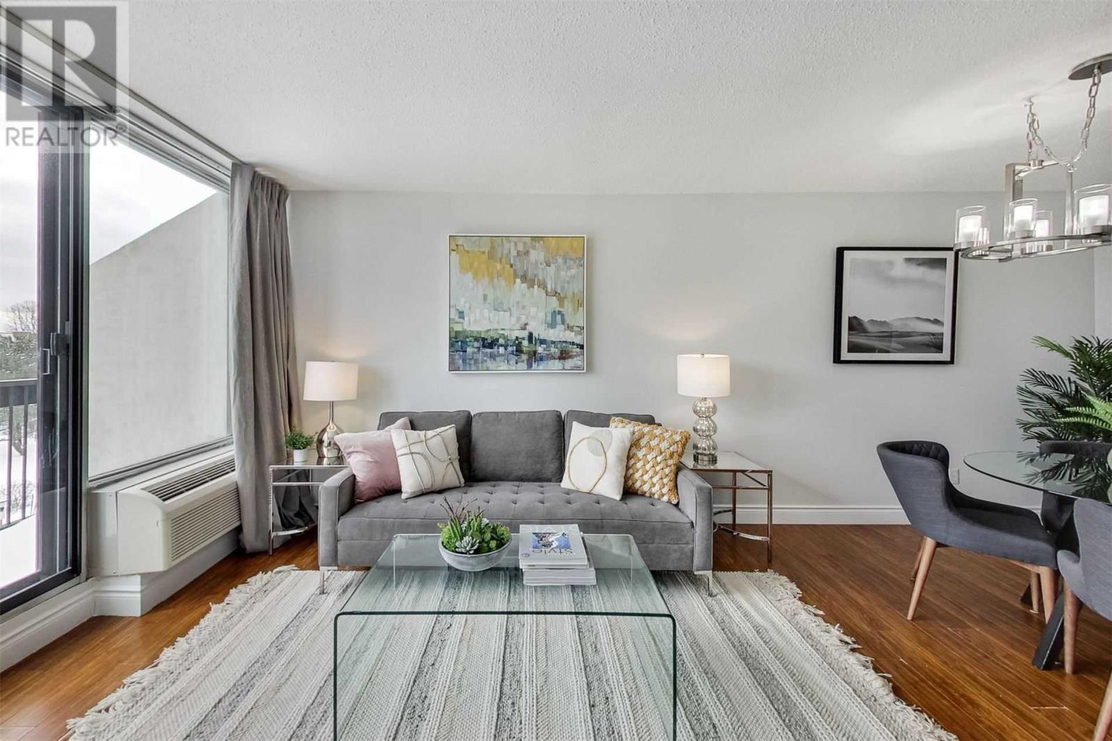 503-10 Fashion Roseway  