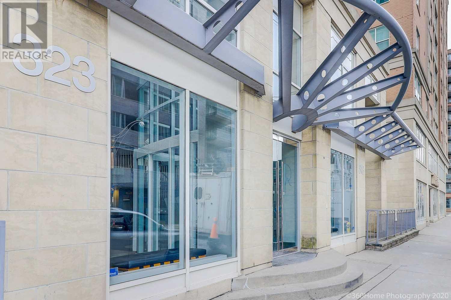 1402-323 East Richmond St  